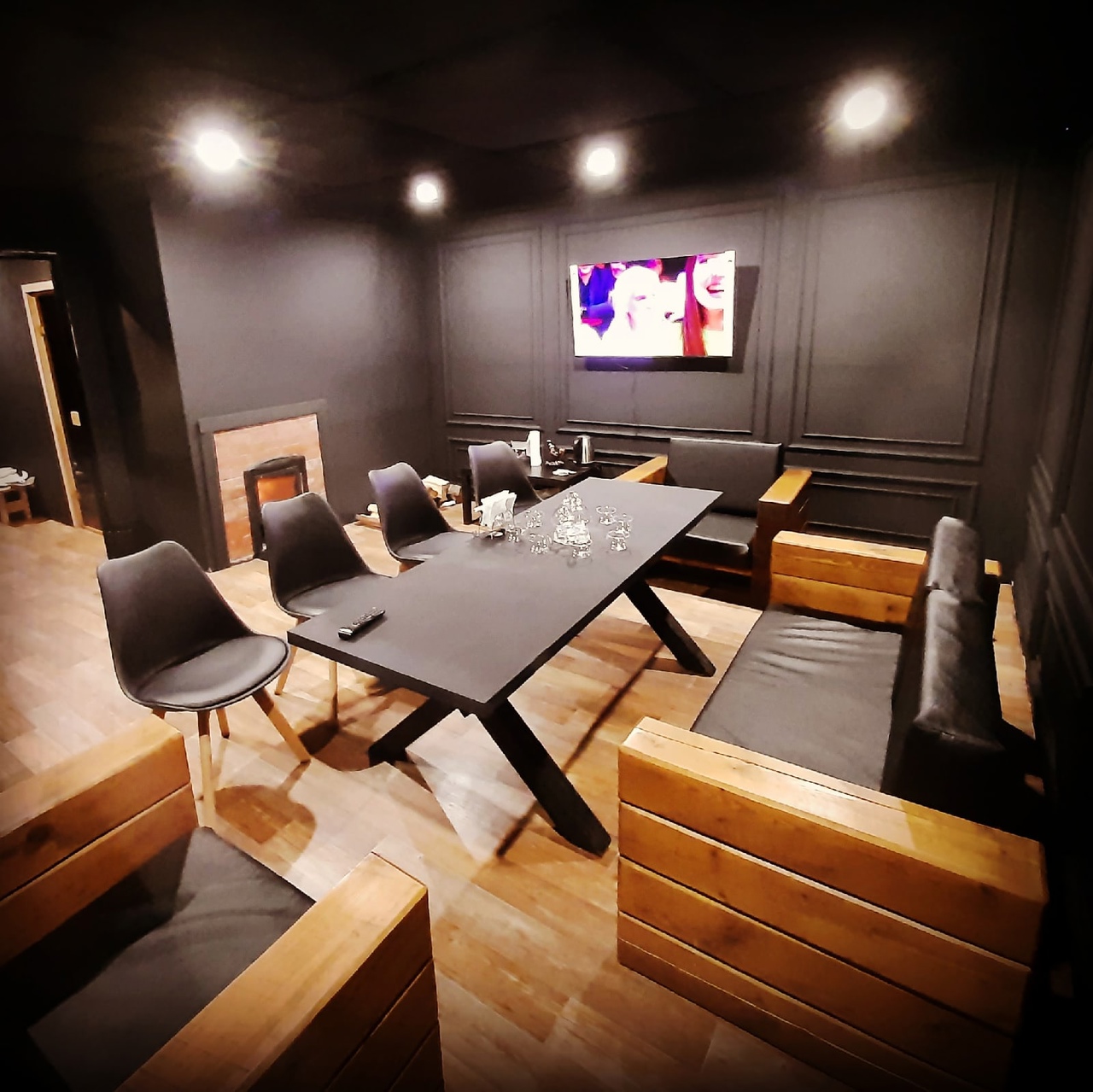 Black Sauna