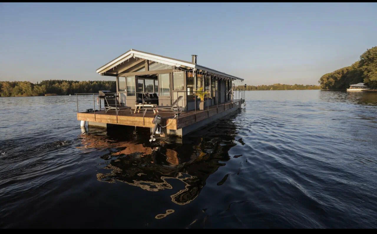 Плавающая баня на воде Парход
